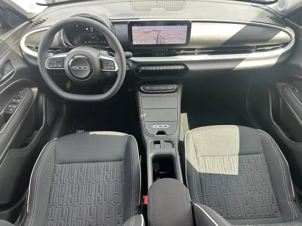 Fiat 600 1.2 Hybrid Icon uit 2025, foto 2