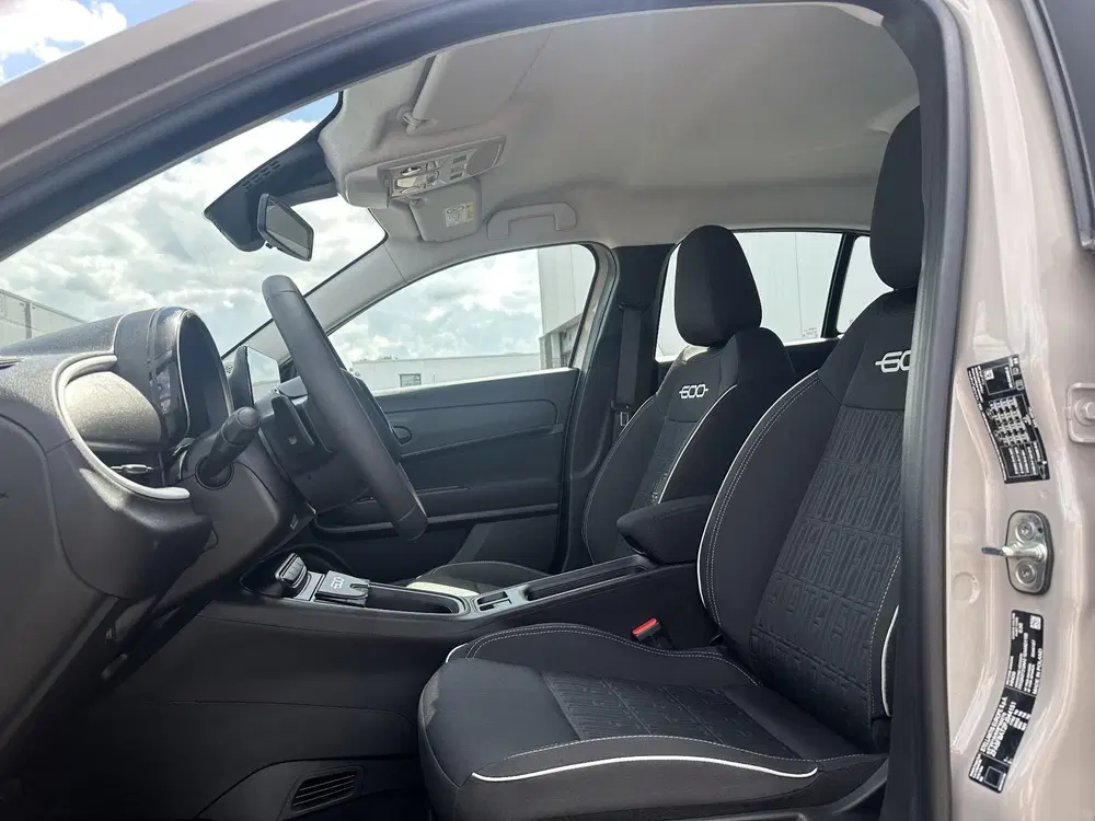 Fiat 600 1.2 Hybrid Icon uit 2025, foto 6