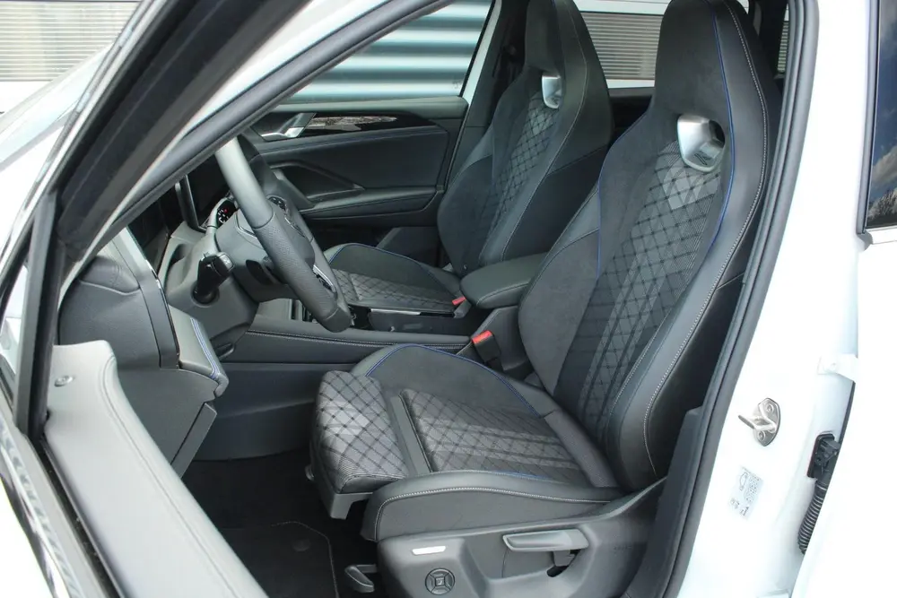 Volkswagen Tiguan 1.5 eHybrid 204pk R-Line Edition | Panoram uit 2026, foto 4
