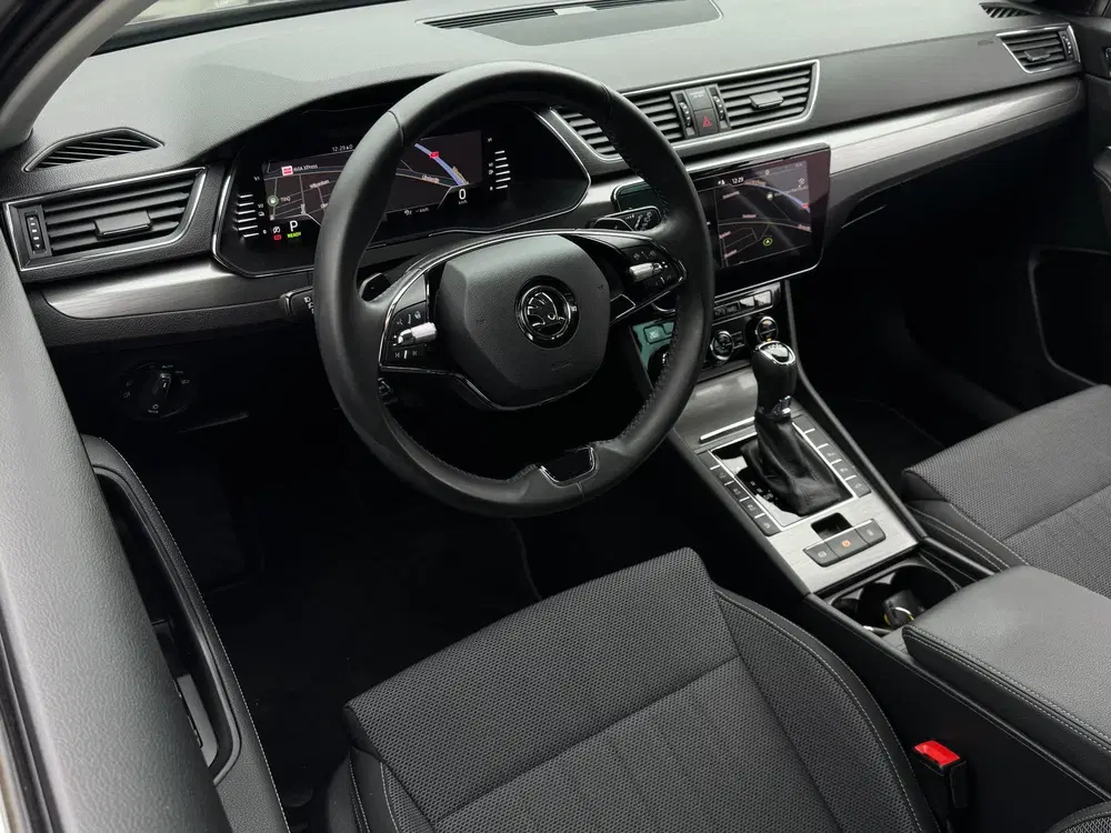 Skoda Superb iV 218PK DSG HYBRID BUSINESS CAMERA uit 2020, foto 12