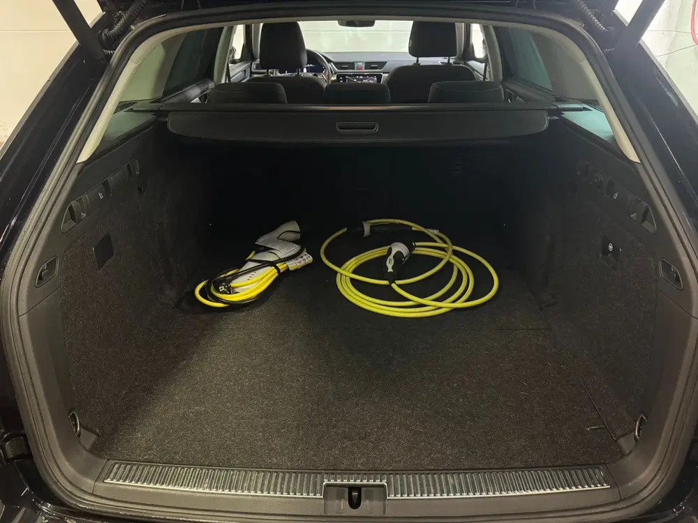 Skoda Superb iV 218PK DSG HYBRID BUSINESS CAMERA uit 2020, foto 15