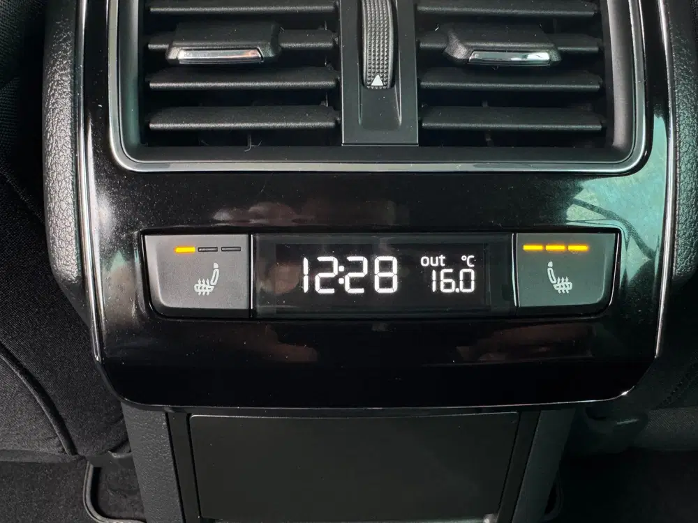 Skoda Superb iV 218PK DSG HYBRID BUSINESS CAMERA uit 2020, foto 20