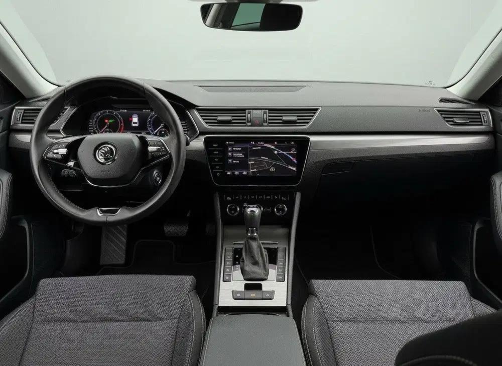 Skoda Superb iV 218PK DSG HYBRID BUSINESS CAMERA uit 2020, foto 3