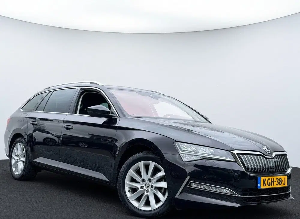 Skoda Superb iV 218PK DSG HYBRID BUSINESS CAMERA uit 2020, foto 4