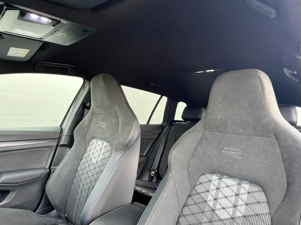 Volkswagen Golf 1.5 eTSI | R-Line | Facelift model | Camera uit 2025, foto 10