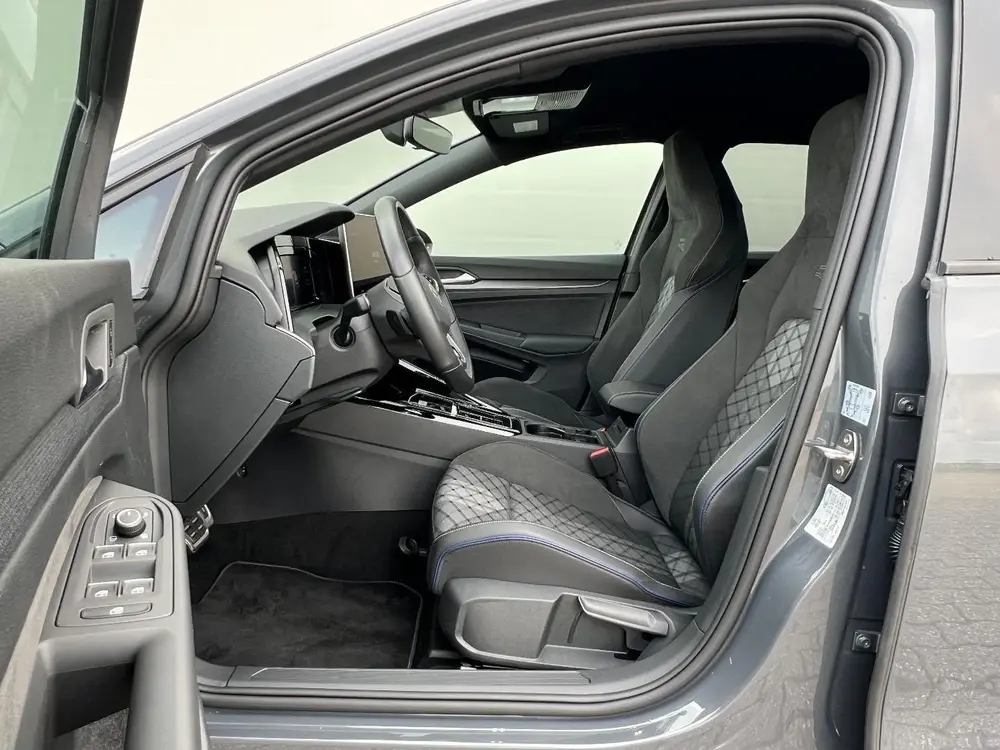 Volkswagen Golf 1.5 eTSI | R-Line | Facelift model | Camera uit 2025, foto 4
