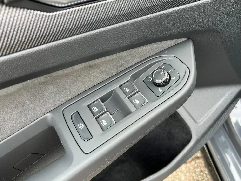 Volkswagen Golf 1.5 eTSI | R-Line | Facelift model | Camera uit 2025, foto 8