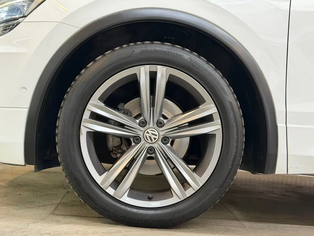 Volkswagen Tiguan 1.5 TSI 3x R-Line 2019 DSG LED PANO CAMERA uit 2019, foto 2