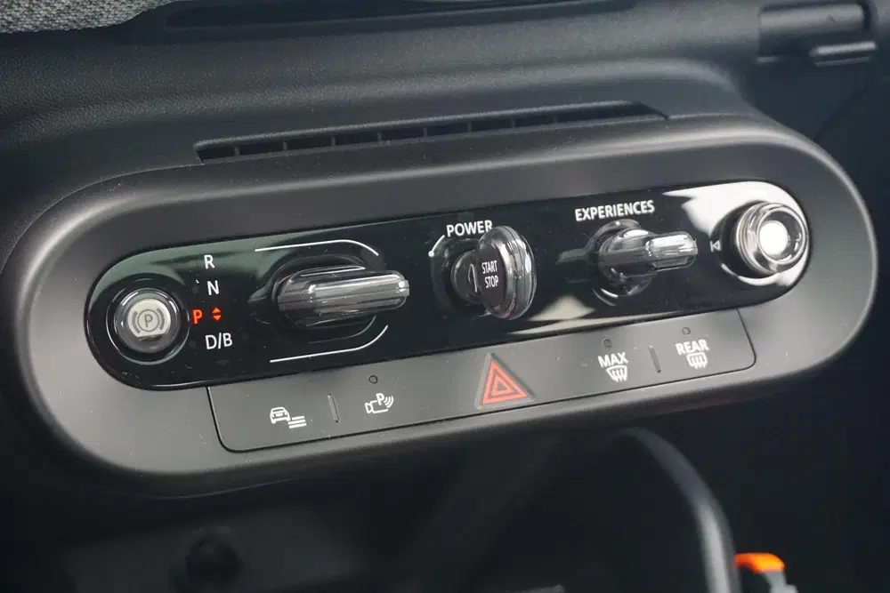Mini Cooper Cooper E Favoured Trim uit 2026, foto 12