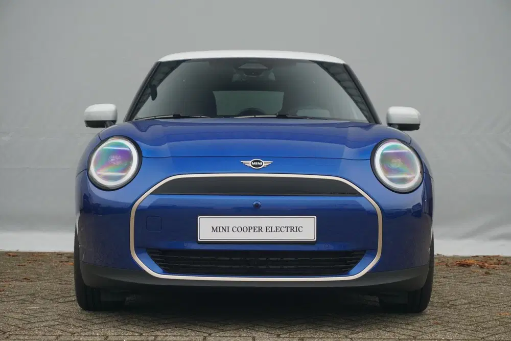 Mini Cooper Cooper E Favoured Trim uit 2026, foto 3