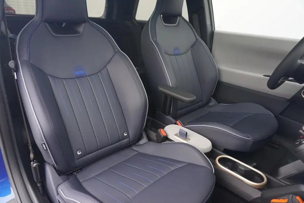 Mini Cooper Cooper E Favoured Trim uit 2026, foto 8