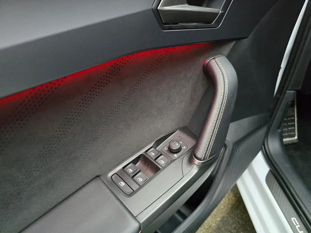 Cupra Leon 1.5 TSI e-Hybrid Business LED Navi C uit 2025, foto 4