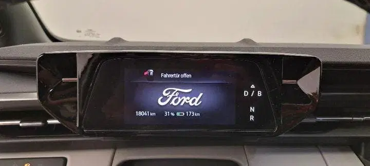 Ford Capri Select Extended Range RWD 77 kWh Navigatie uit 2025, foto 5