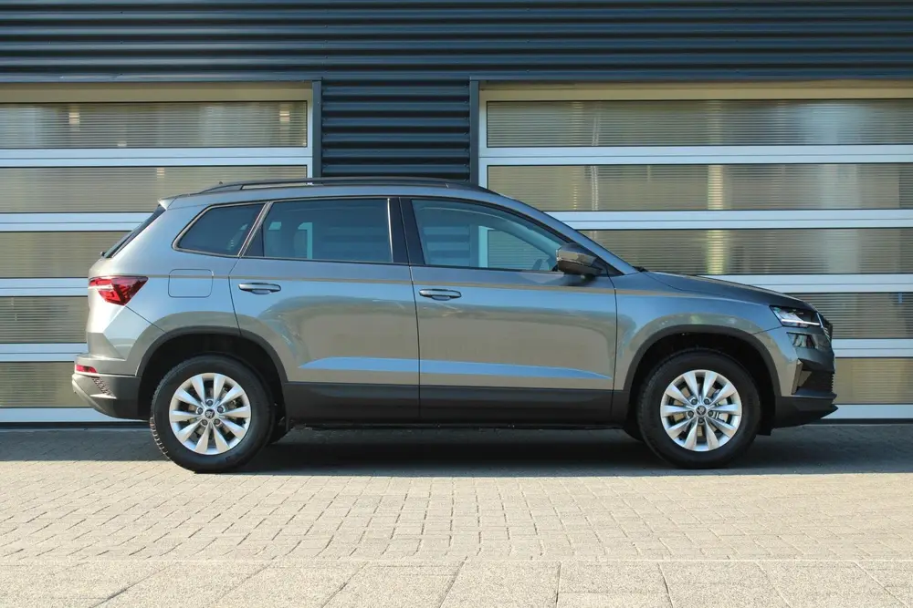 Skoda Karoq 1.0 TSI 115pk Business Edition uit 2026, foto 3