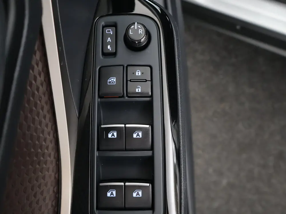 Toyota C-Hr 1.8 Hybrid Executive | Dealer onderhouden | JBL uit 2019, foto 17