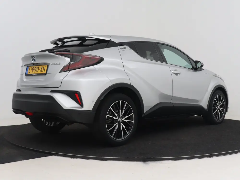 Toyota C-Hr 1.8 Hybrid Executive | Dealer onderhouden | JBL uit 2019, foto 2