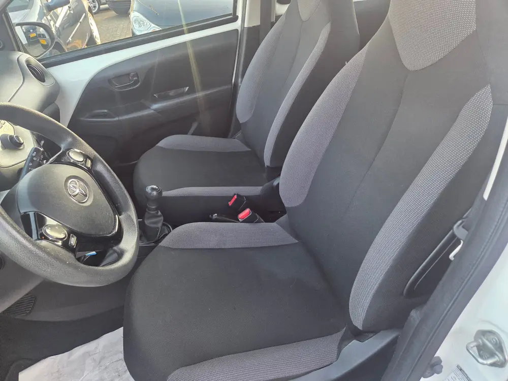 Toyota Aygo 1.0 VVTDEA;ER ONDRHOUD/CRUIS CONTROL uit 2019, foto 6