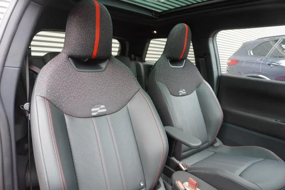 Mini John Cooper Works E John Cooper Works Trim uit 2026, foto 8