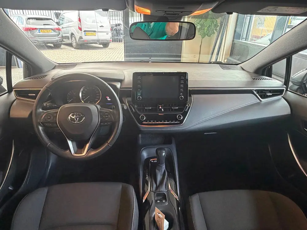 Toyota Corolla 1.8 Hybrid Active Automaat uit 2021, foto 6