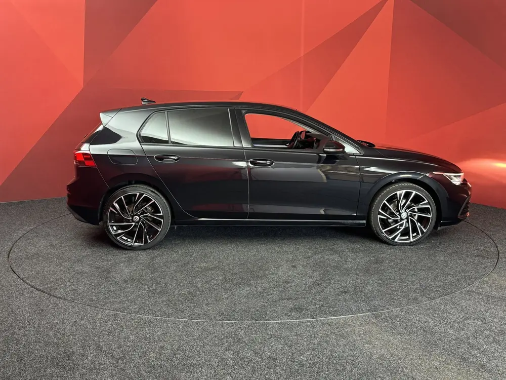 Volkswagen Golf 1.0 eTSI Life | Sfeerverlichting | Automaat uit 2021, foto 15