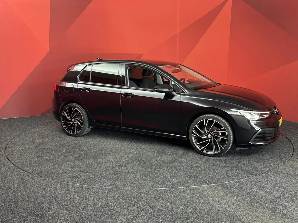 Volkswagen Golf 1.0 eTSI Life | Sfeerverlichting | Automaat uit 2021, foto 16