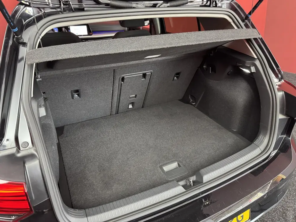 Volkswagen Golf 1.0 eTSI Life | Sfeerverlichting | Automaat uit 2021, foto 19