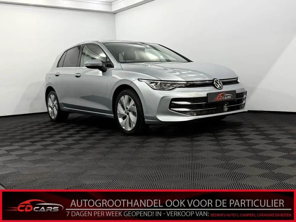 Volkswagen Golf 1.5 eHybrid Life Edition Plug-in Camera, App uit 2025