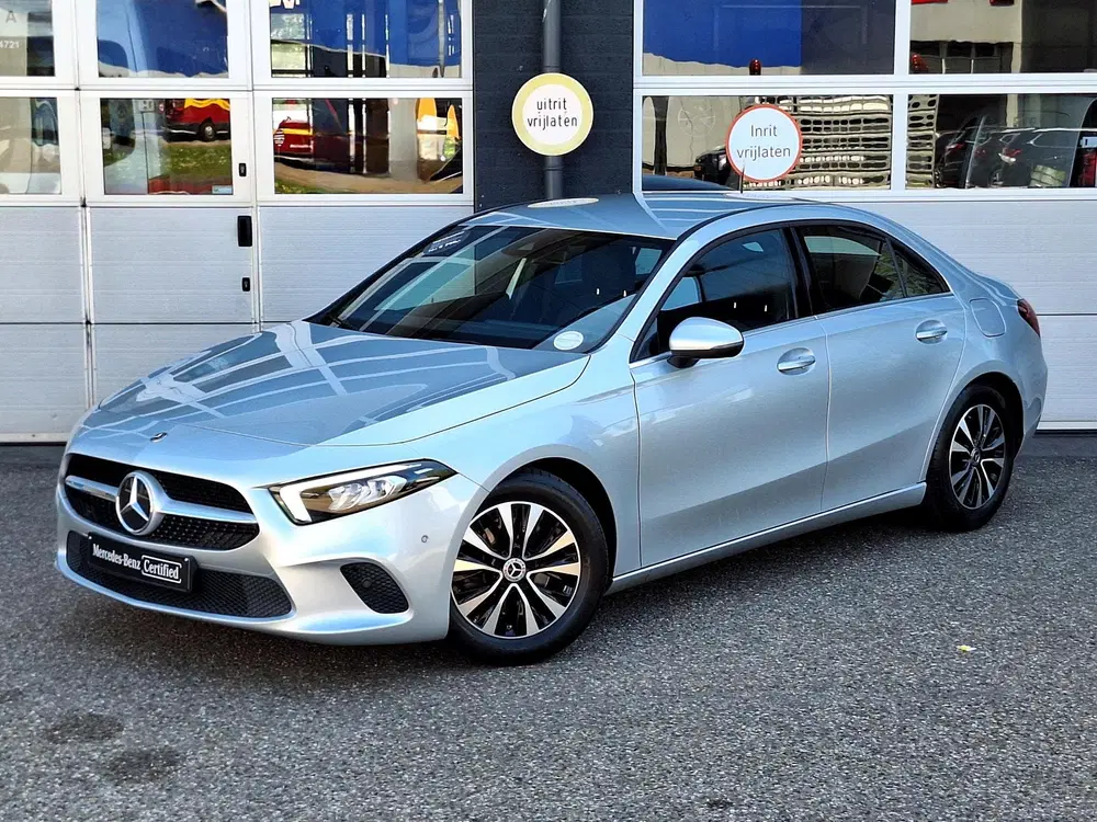 Mercedes-Benz A-Klasse 180 Business Solution uit 2022, foto 2