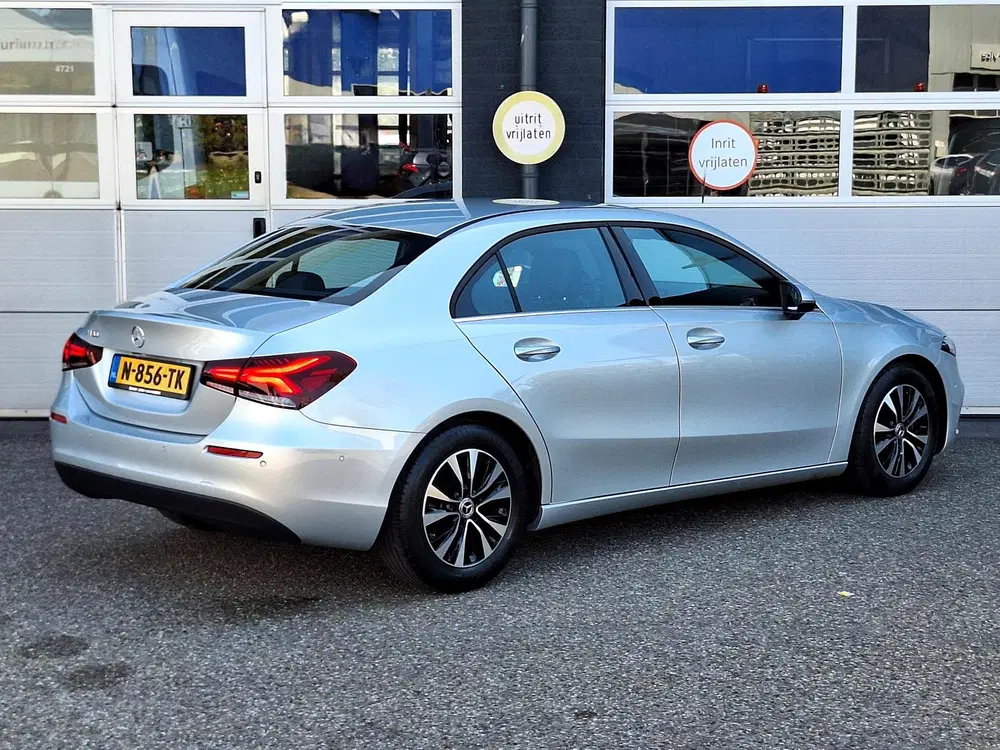 Mercedes-Benz A-Klasse 180 Business Solution uit 2022, foto 3