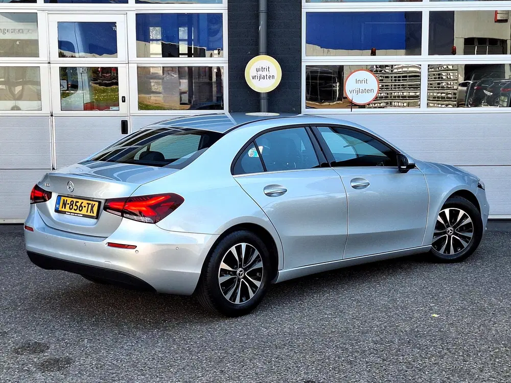 Mercedes-Benz A-Klasse 180 Business Solution uit 2022, foto 4
