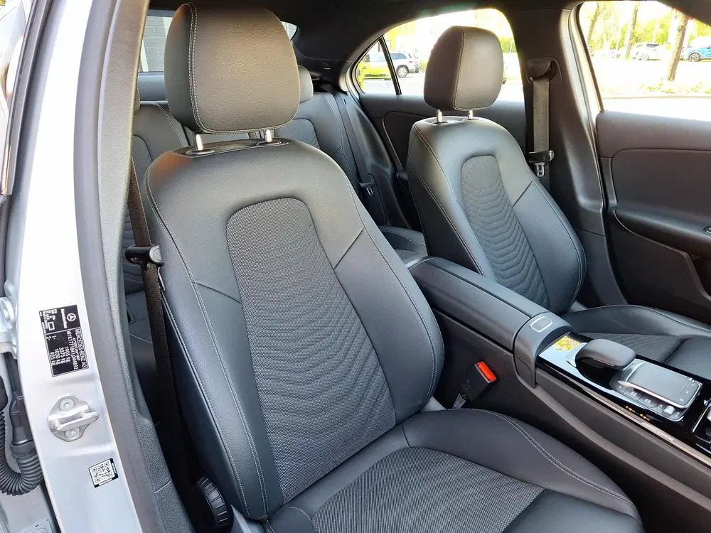 Mercedes-Benz A-Klasse 180 Business Solution uit 2022, foto 7