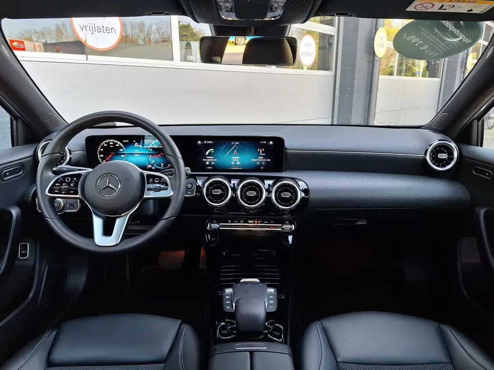 Mercedes-Benz A-Klasse 180 Business Solution uit 2022, foto 9