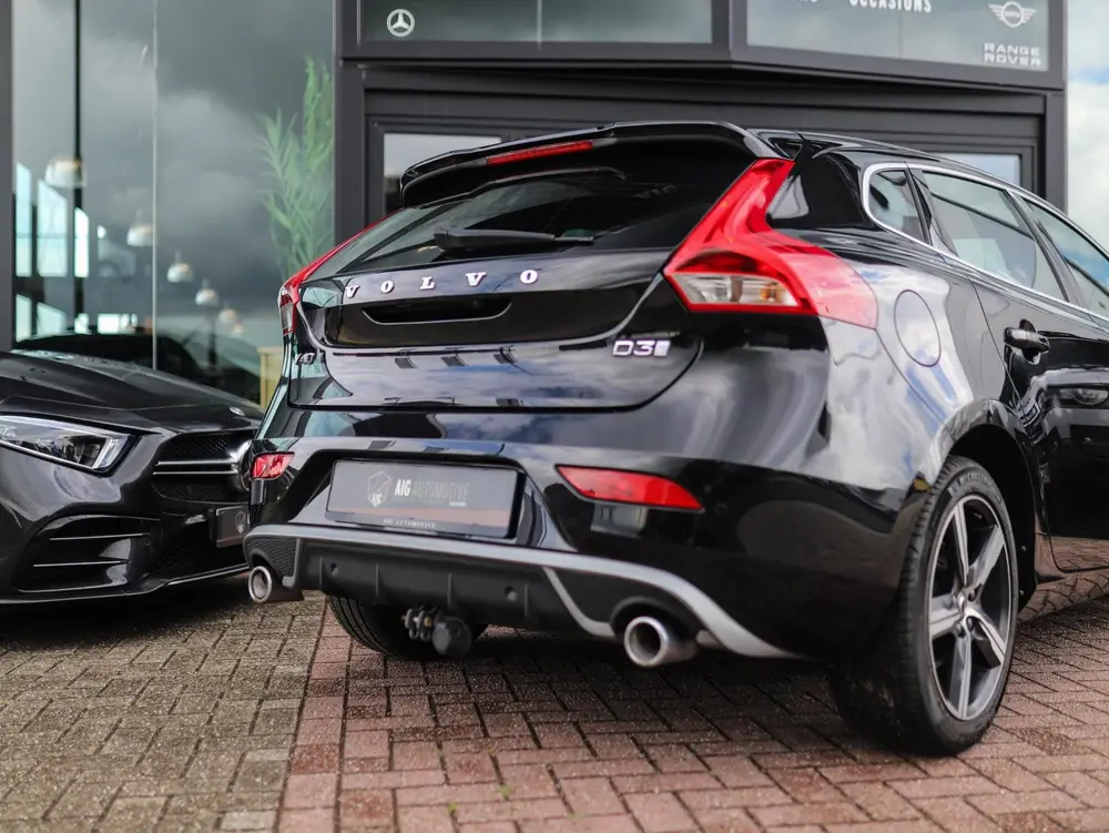 Volvo V40 2.0 D3 R-Design uit 2019, foto 11