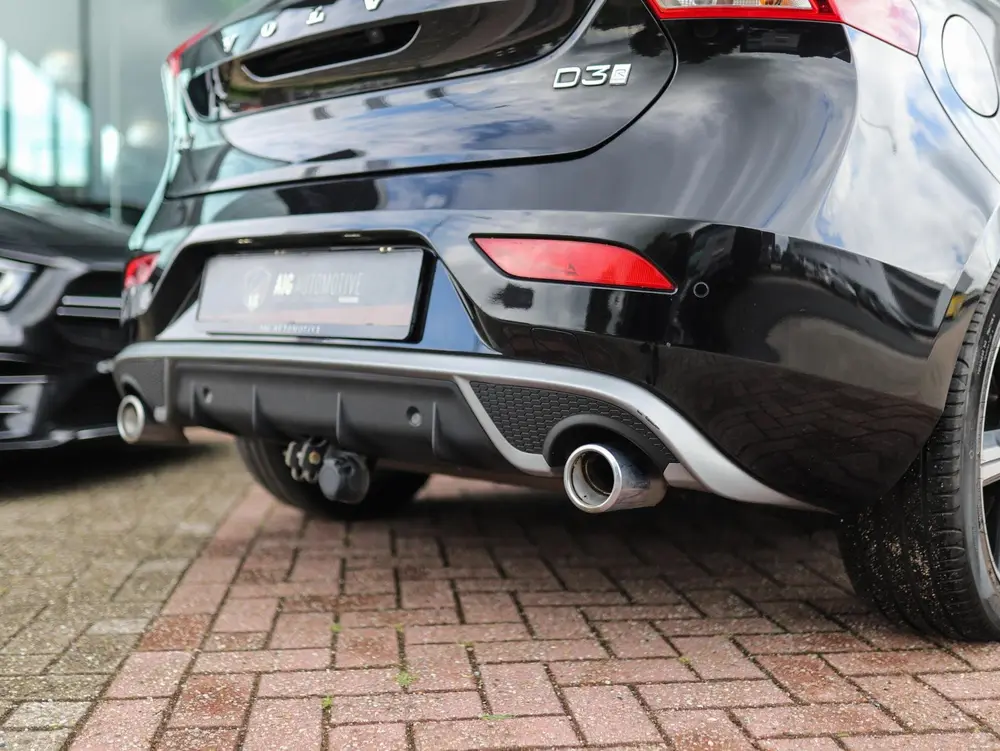 Volvo V40 2.0 D3 R-Design uit 2019, foto 12