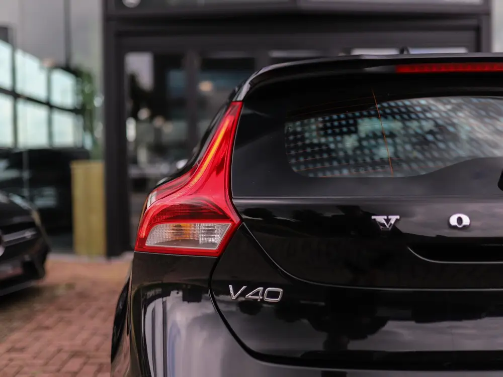 Volvo V40 2.0 D3 R-Design uit 2019, foto 15