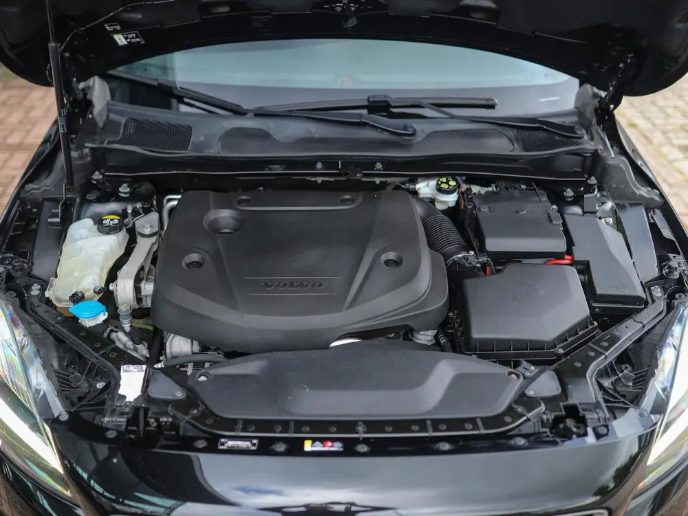 Volvo V40 2.0 D3 R-Design uit 2019, foto 17