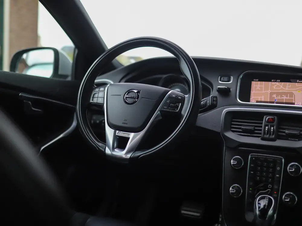 Volvo V40 2.0 D3 R-Design uit 2019, foto 3