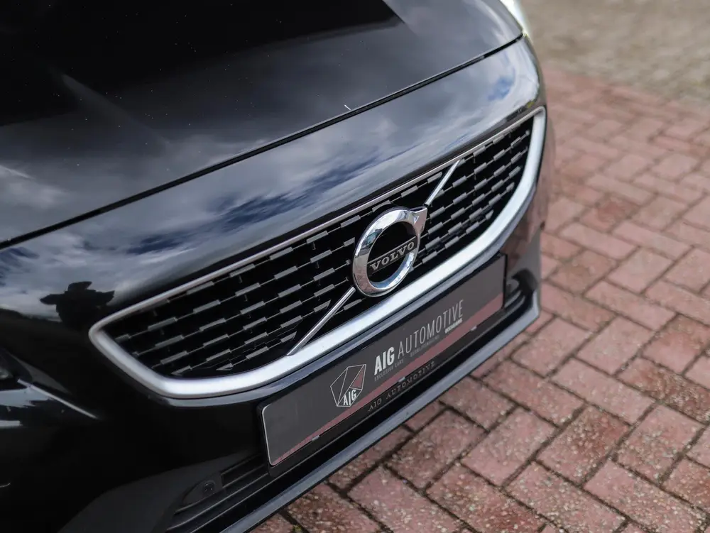 Volvo V40 2.0 D3 R-Design uit 2019, foto 9