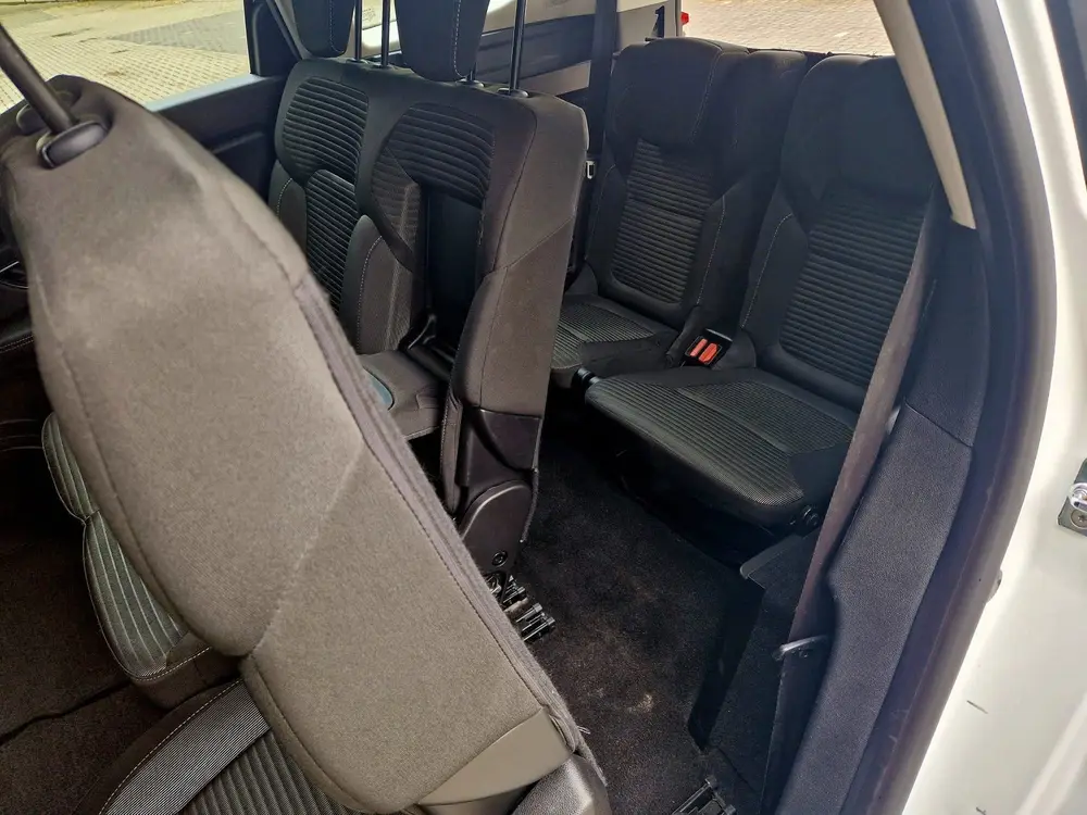 Renault Grand Scenic 1.3 TCe Bose Automaat uit 2019, foto 17