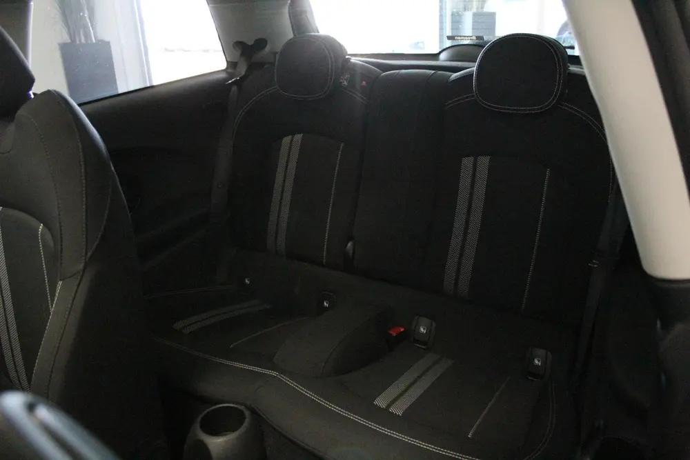 Mini Cooper S 2.0 Cooper S Essential uit 2022, foto 12
