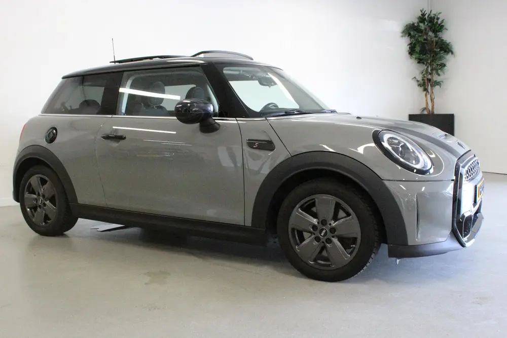 Mini Cooper S 2.0 Cooper S Essential uit 2022, foto 2
