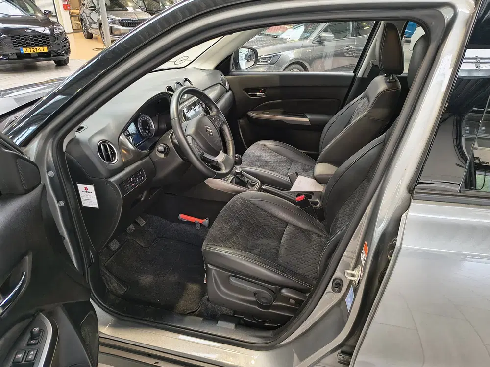 Suzuki Vitara 1.4 Boosterjet Style Smart Hybrid uit 2023, foto 11