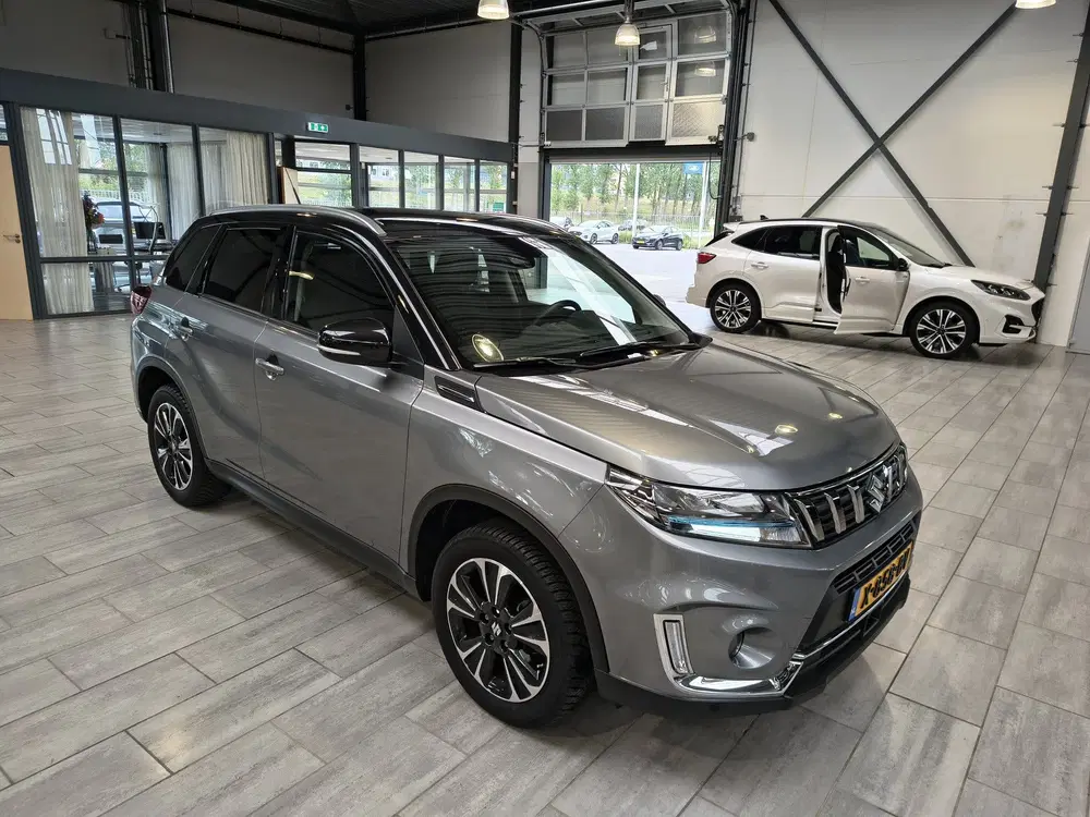Suzuki Vitara 1.4 Boosterjet Style Smart Hybrid uit 2023, foto 2