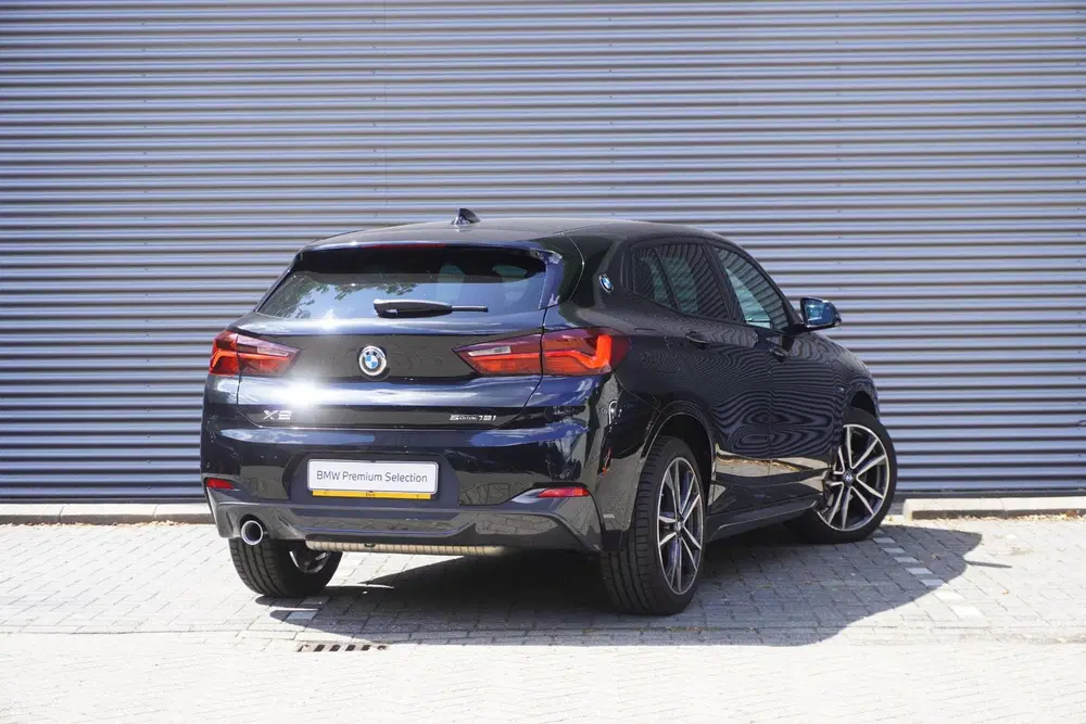 BMW X2 sDrive18i M Sportpakket uit 2021, foto 2