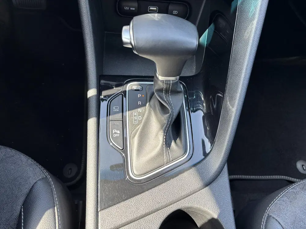 Kia Niro 1.6 GDi Hybrid DynamicLine 141pk Automaat uit 2020, foto 12