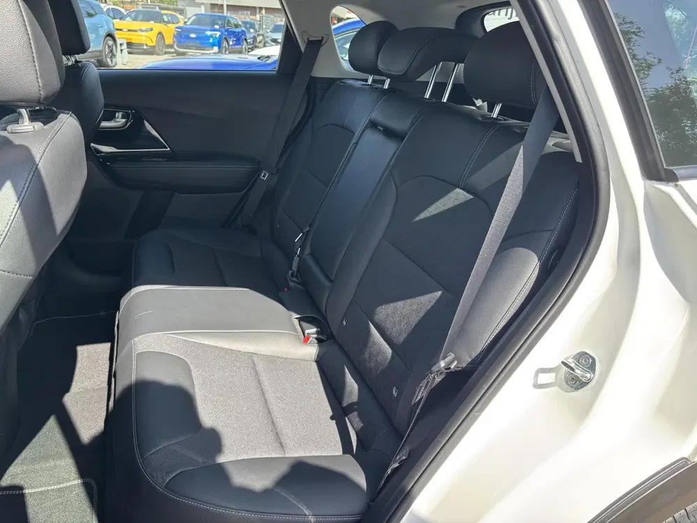 Kia Niro 1.6 GDi Hybrid DynamicLine 141pk Automaat uit 2020, foto 8