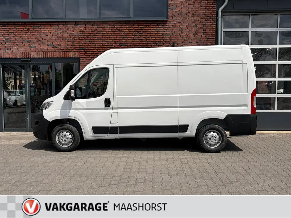 Opel Movano 2.2D 140 S&S L2H2 3.3t AchteruitrijCam uit 2024, foto 2