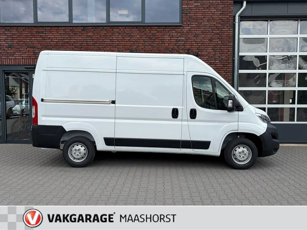 Opel Movano 2.2D 140 S&S L2H2 3.3t AchteruitrijCam uit 2024, foto 6