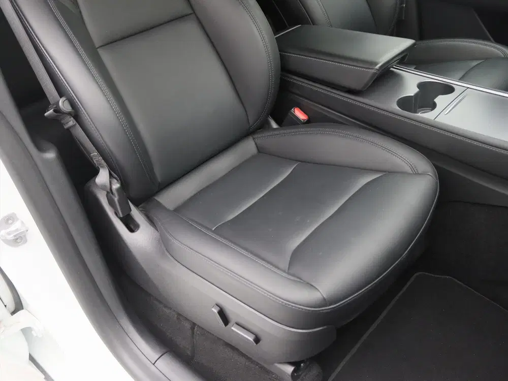 Tesla Model Y Long Range AWD 75kWh 351pk 92.2% SoH [ AMD uit 2023, foto 16