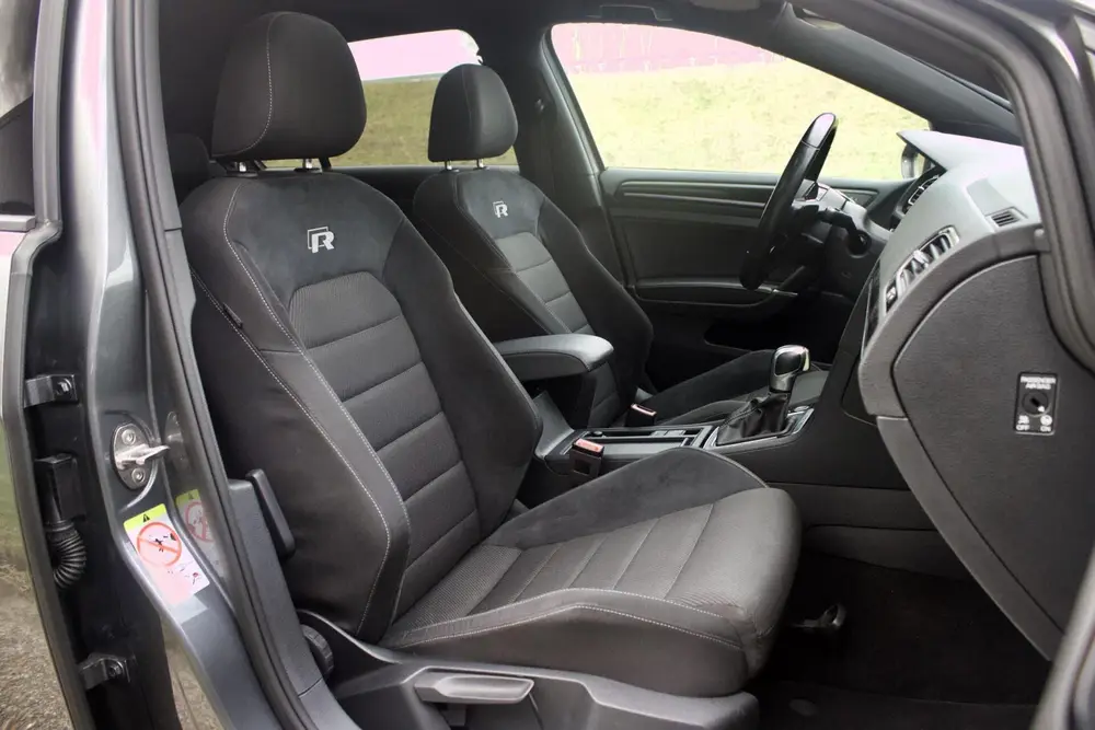 Volkswagen Golf 7.5 2.0 TSI R | Indium Grey - Pano - APR uit 2020, foto 7